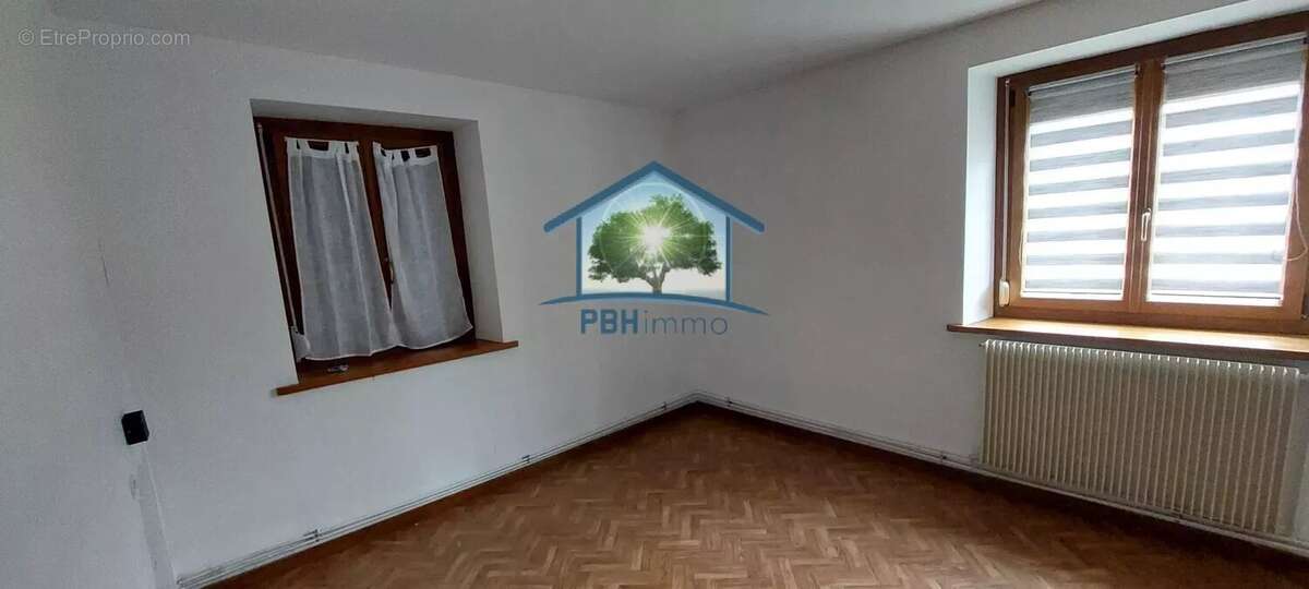 Maison à LA NEUVEVILLE-DEVANT-LEPANGES