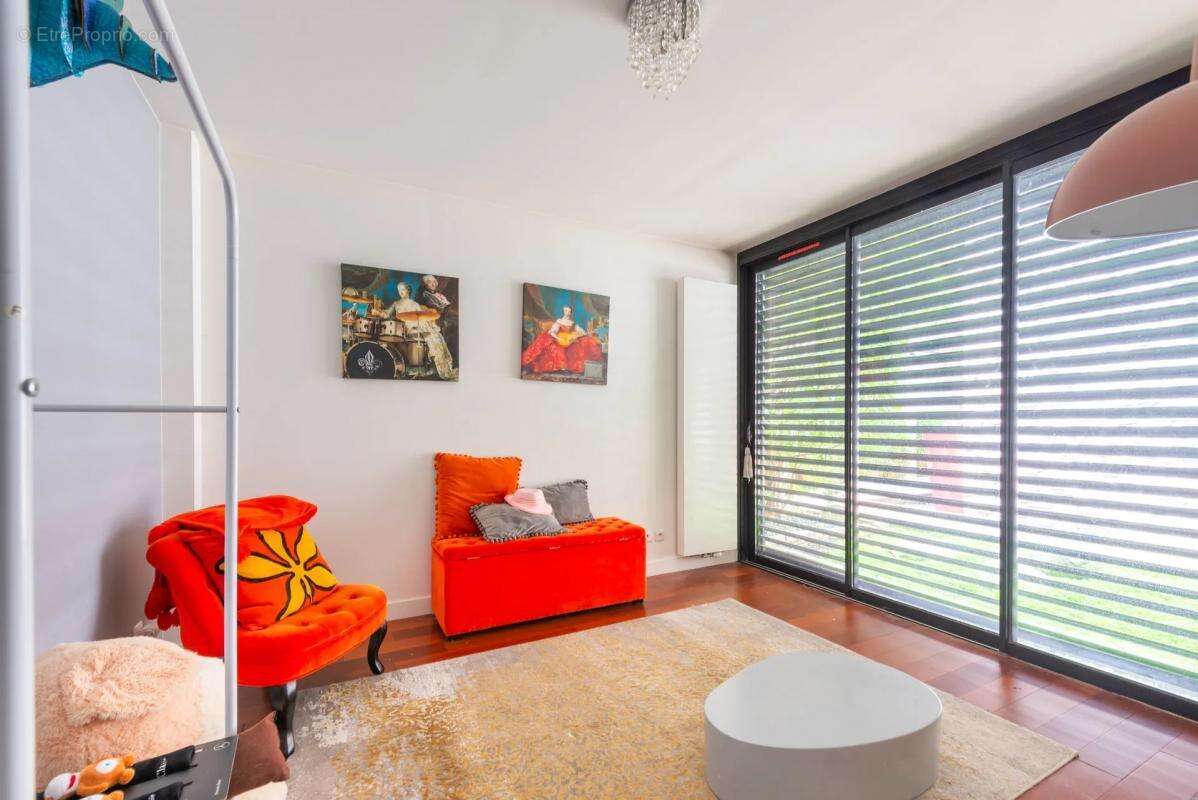 Maison à LA GARENNE-COLOMBES