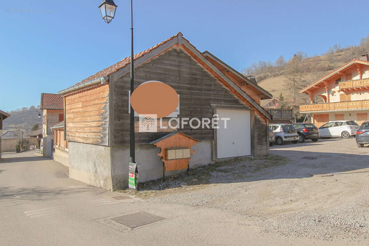 Commerce à BERNEX