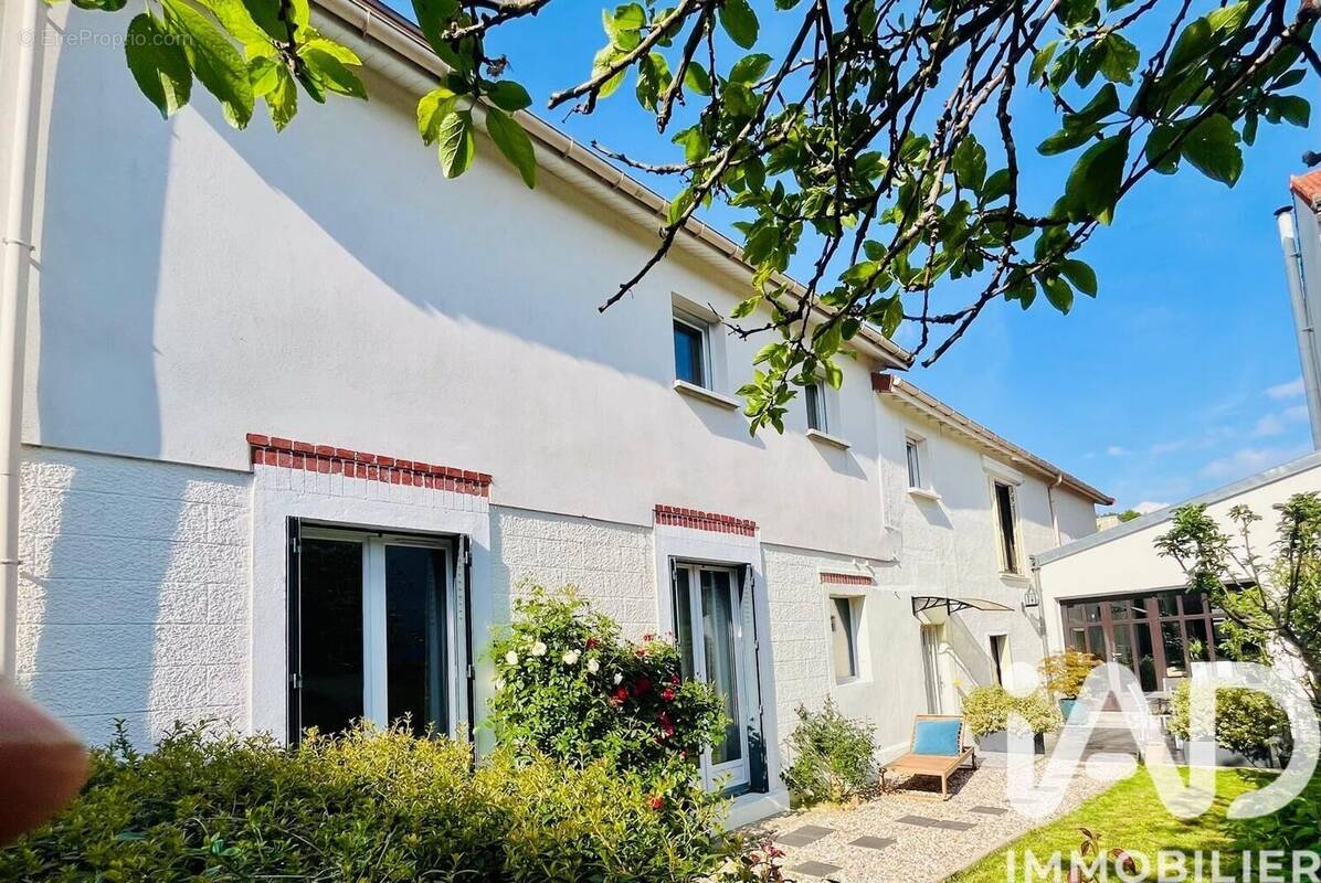 Photo 1 - Maison à CLAMART