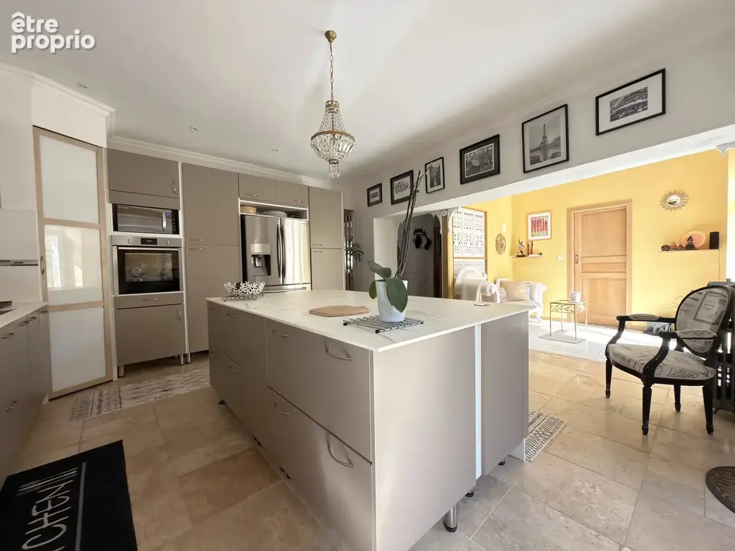Superbe propriété rénovée avec potentiel de gîte, grande grange et terrain séparé - photo 5