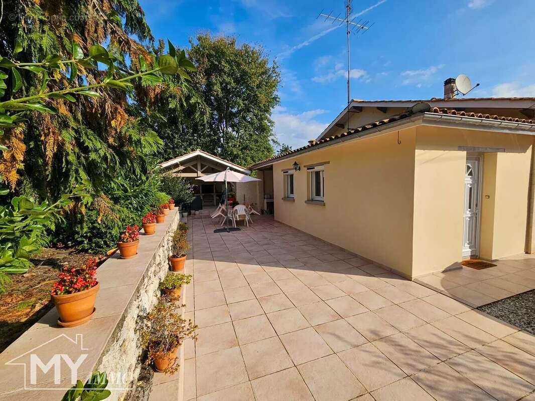 Maison à LA ROQUILLE