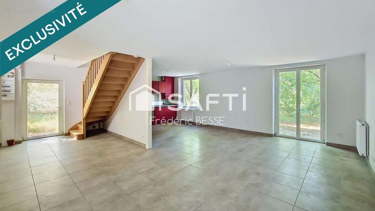 Maison 124 m² à Saint-Hilaire-De-Lusignan  - photo 6