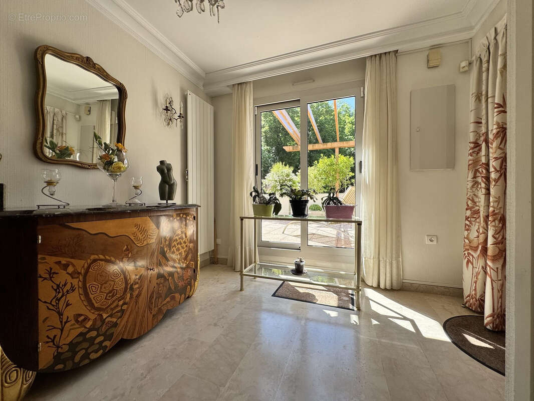 Appartement à FONTAINES-SUR-SAONE