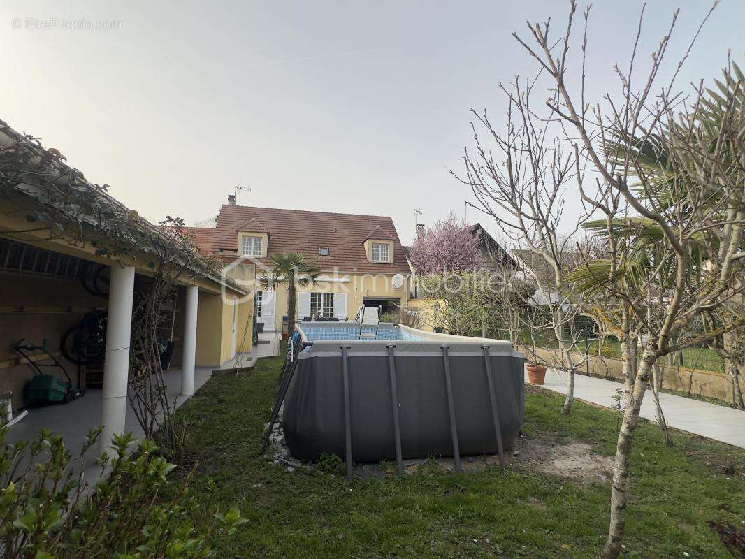 Maison à MAROLLES-EN-HUREPOIX