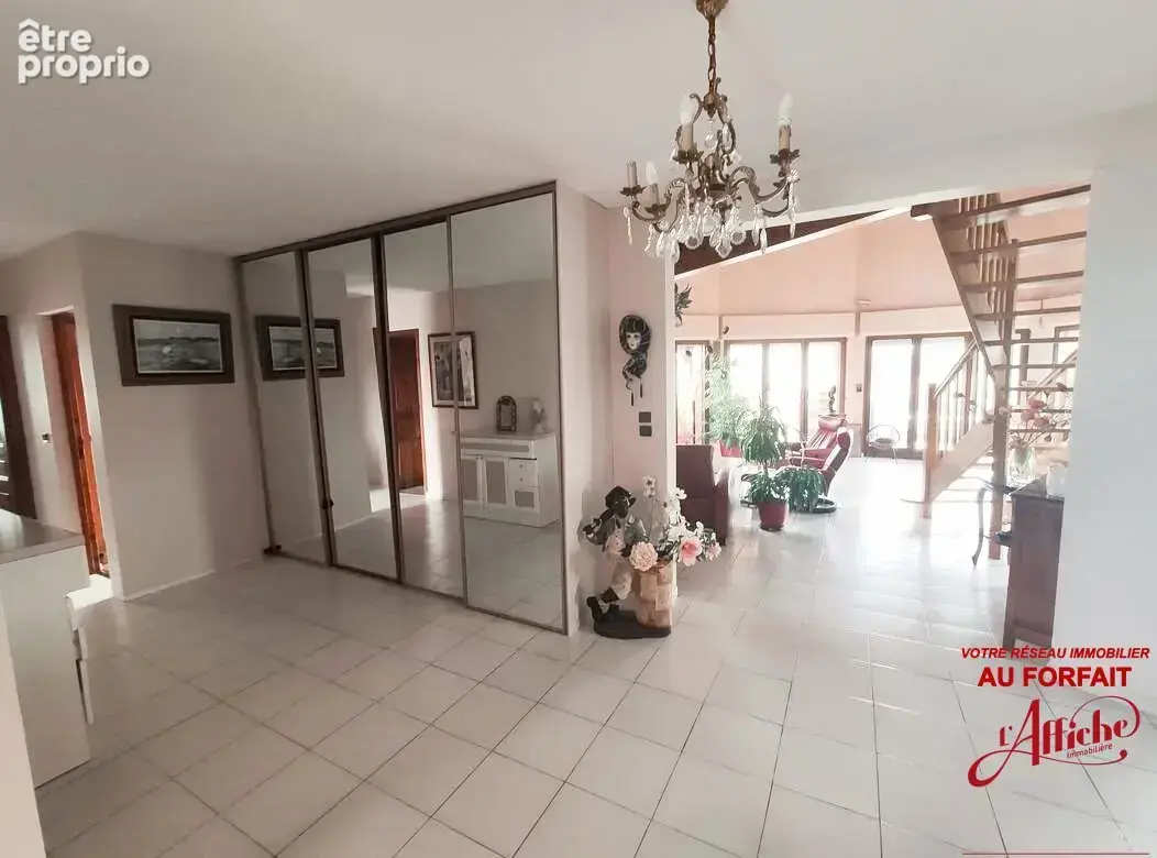 villa d'architecte de 255 m² sur 2700 m² de terrain - photo 10