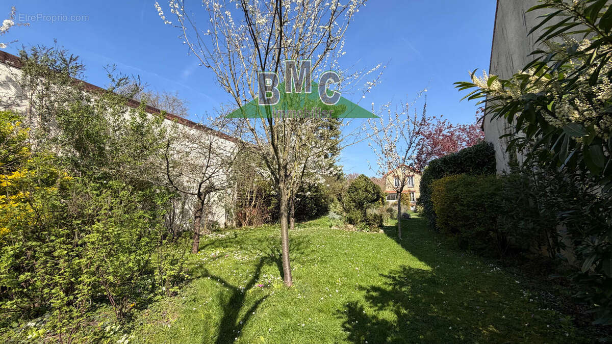 Maison à SAINT-LEU-LA-FORET