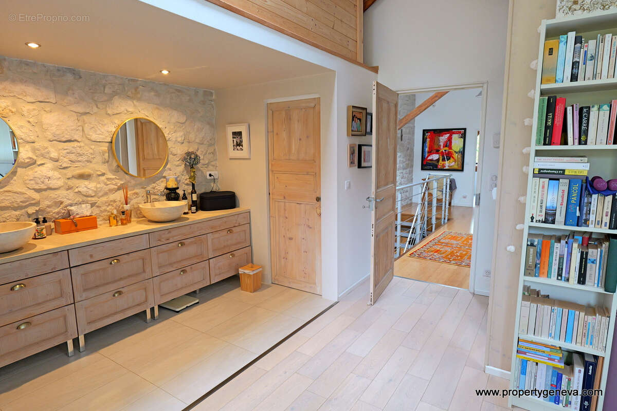 Maison à PREVESSIN-MOENS