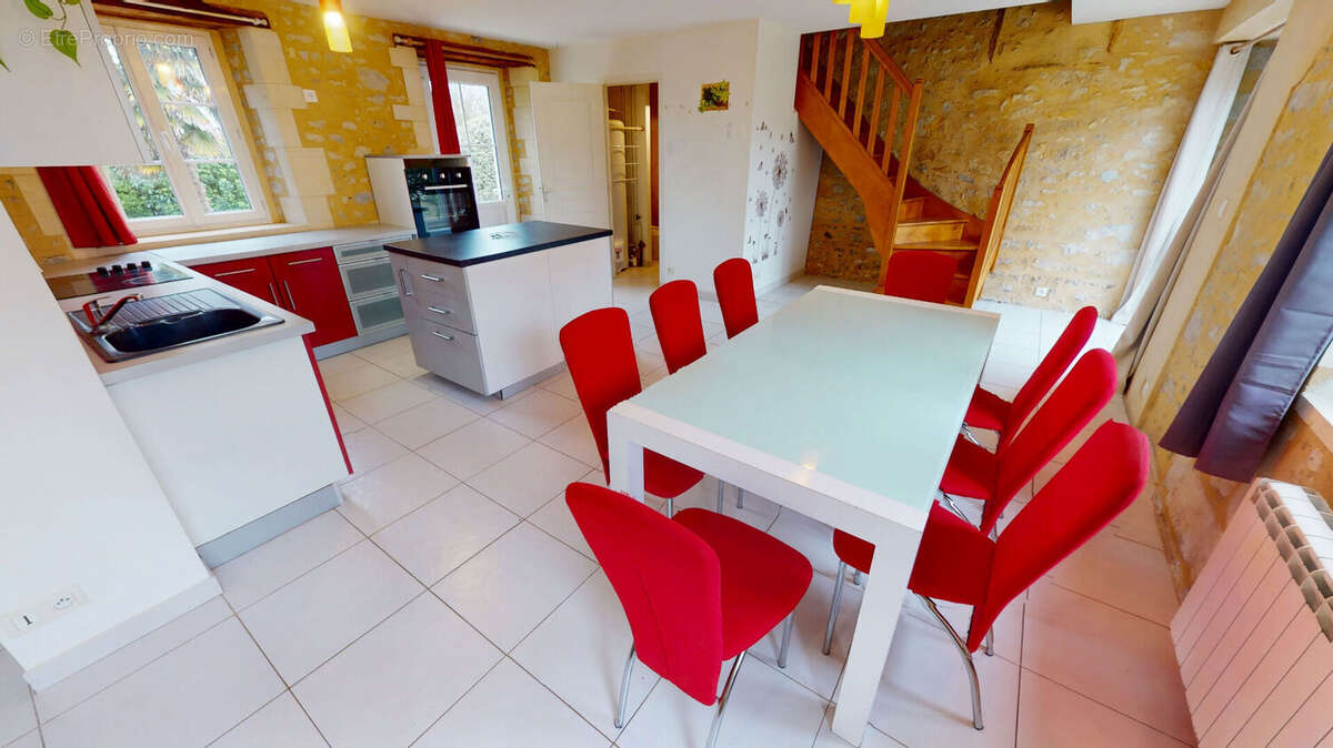 Maison à JUAYE-MONDAYE
