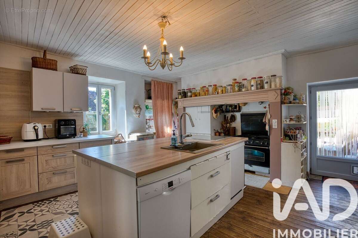 Maison 230 m² à Grolejac  - photo 8