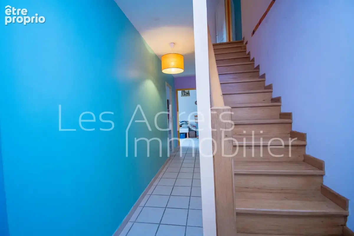Maison au calme avec 4 chambres, grand terrain et superbe potentiel - photo 18