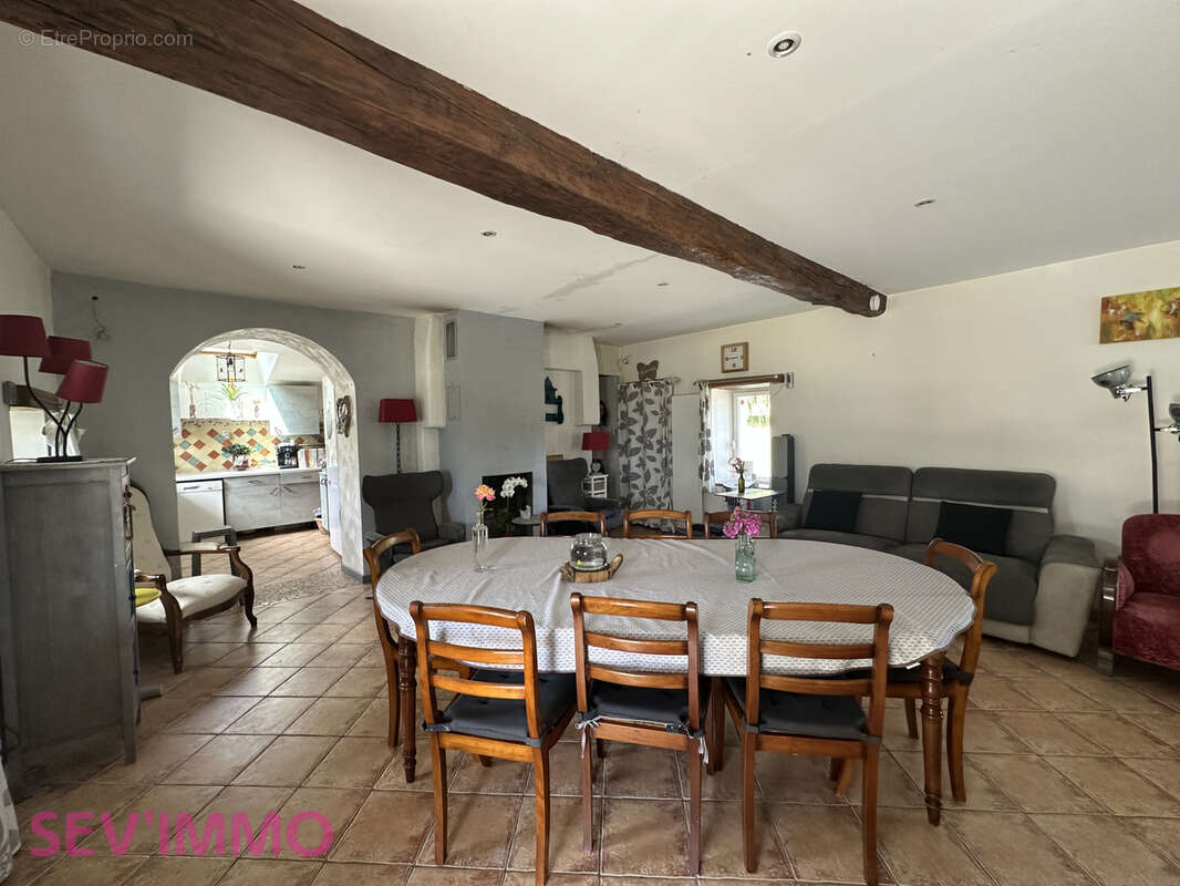 Maison à CRECHY