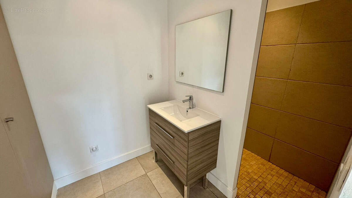 Commerce à AIX-EN-PROVENCE