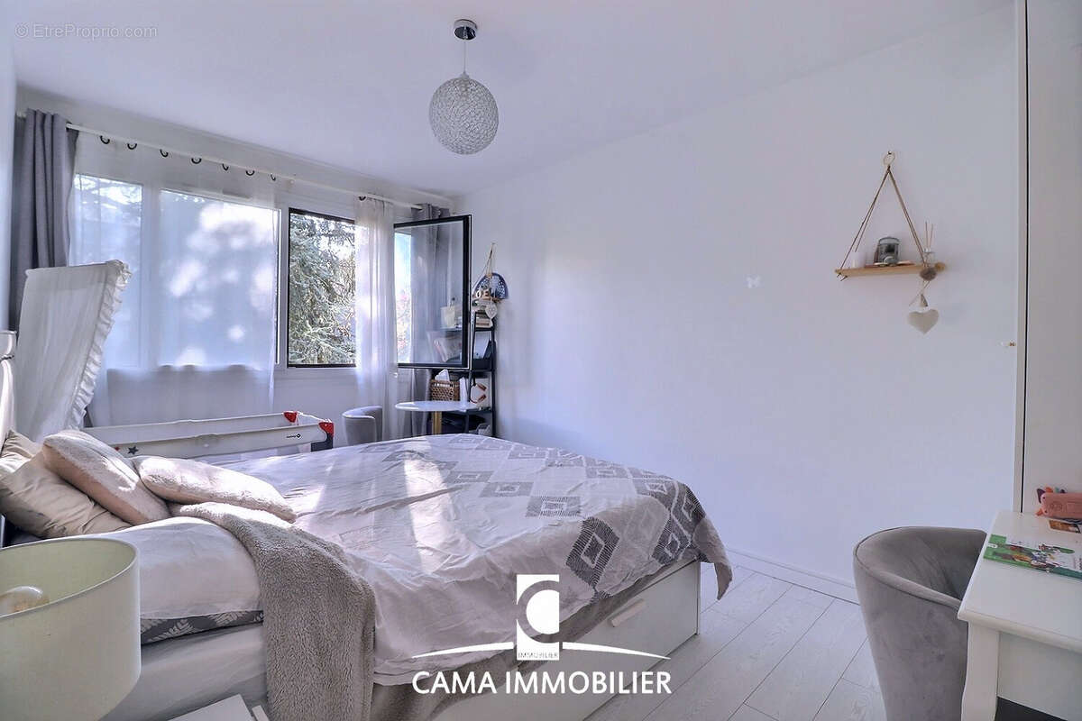 Appartement à FONTENAY-LE-FLEURY