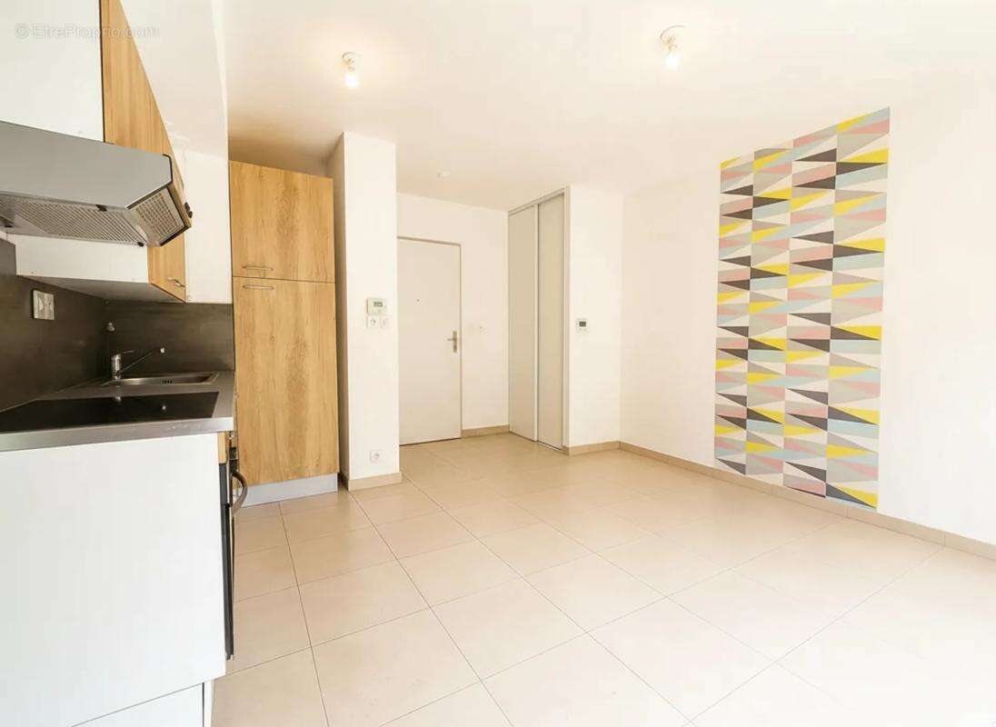 Superbe T2 de 31m2 avec jardin privatif et stationnement privé - photo 4