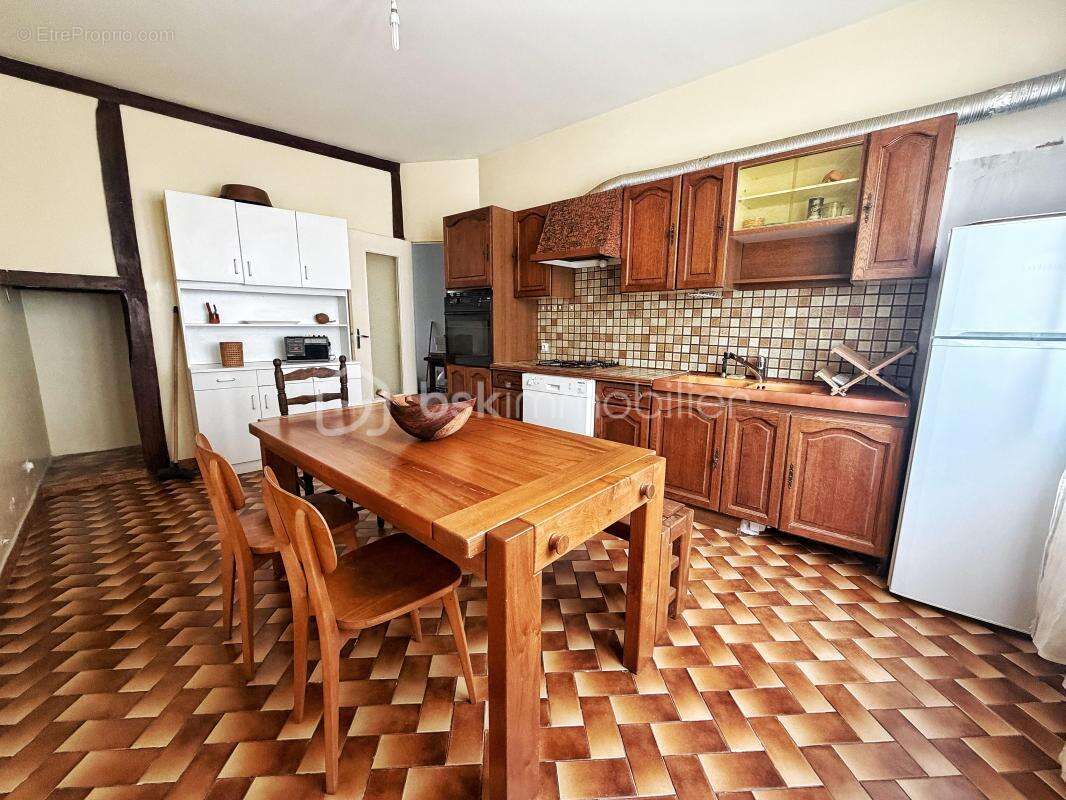 Maison de caractère centre-ville Bagnères‑de‑Bigorre — avec cour & maisonnette à rénover - photo 3