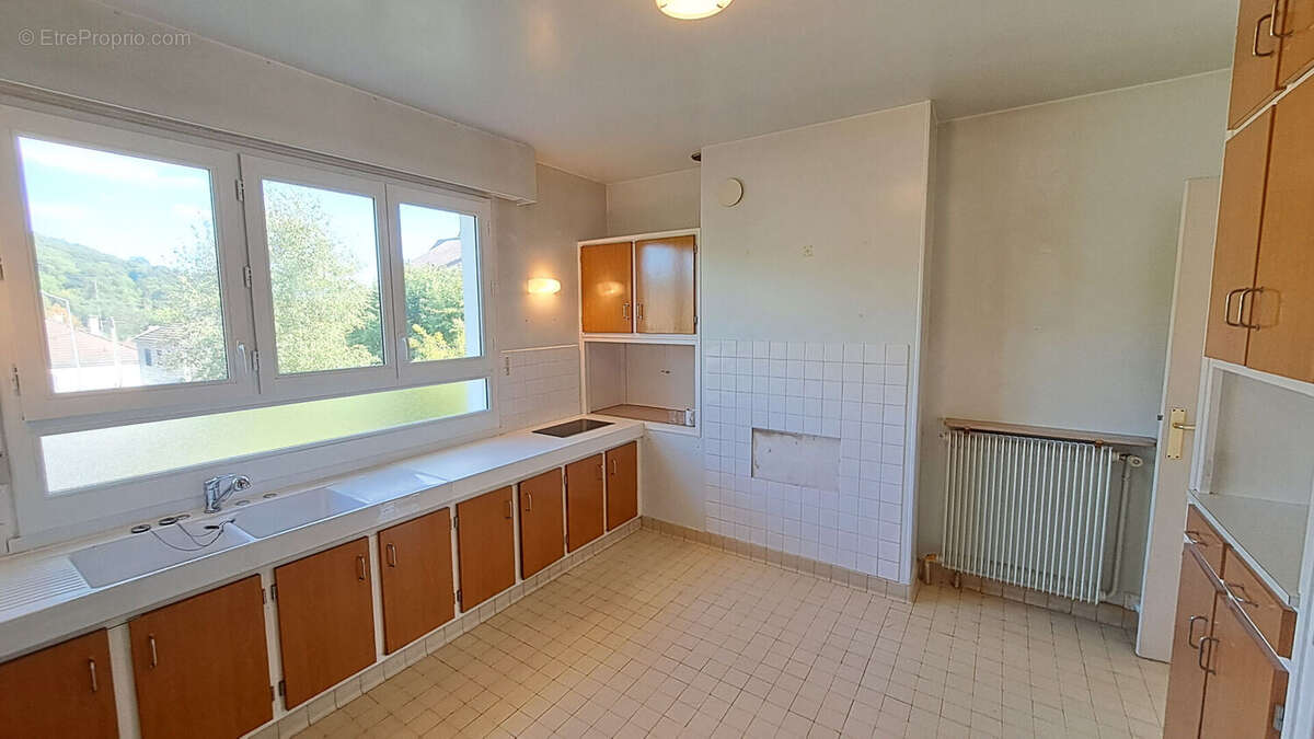 Maison à SAINT-REMY-LES-CHEVREUSE