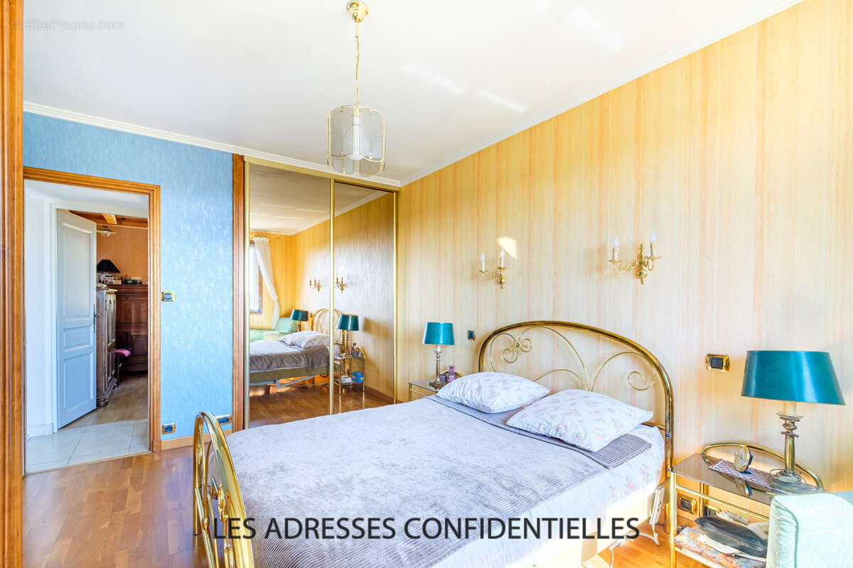 Maison à SAINT-CYR-AU-MONT-D'OR