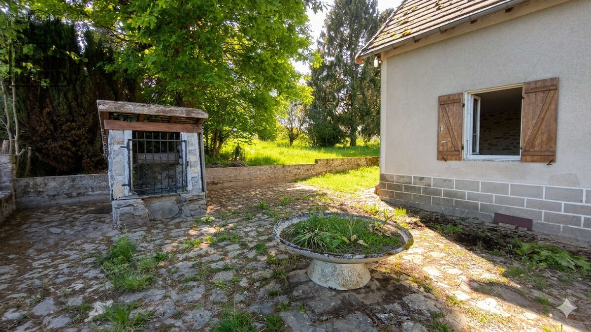 Maison à CHATEAU-CHERVIX