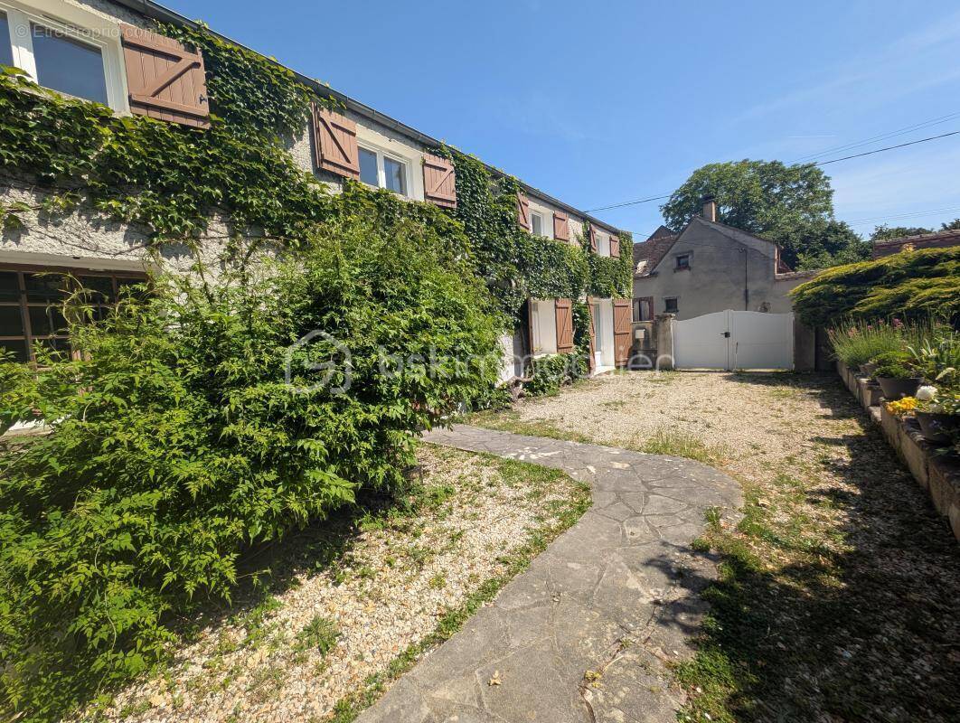 Maison à MICHERY