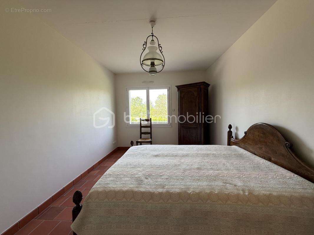 Maison familiale de 135 m² – Plein pied – Sous-sol complet – Terrain de 3 000 m² – DPE C - photo 9