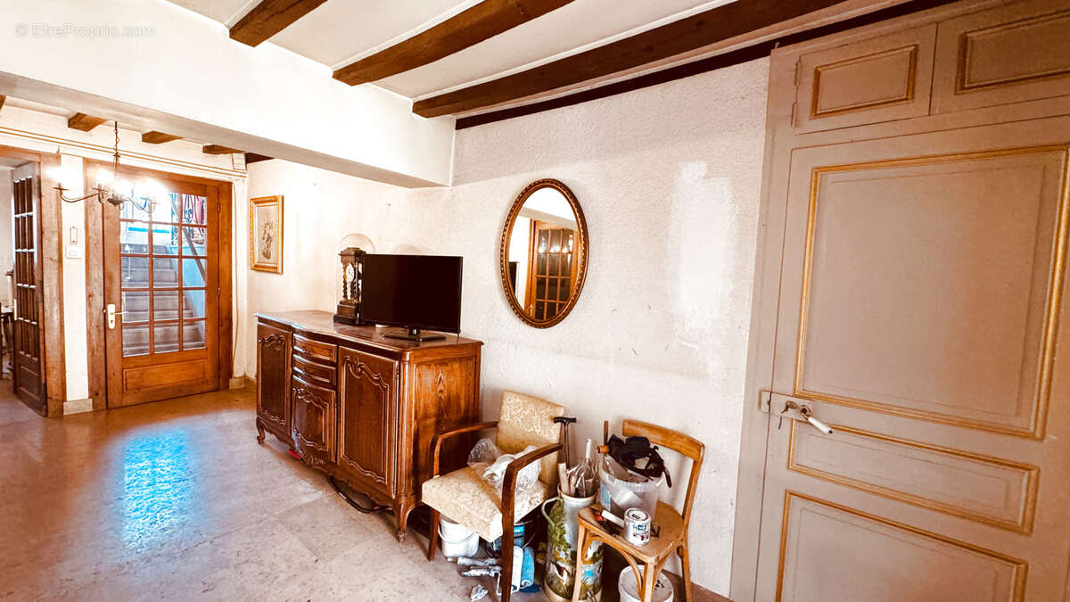 Maison de campagne situé à ASQUINS spacieuse au prix de 208  650 €. - photo 10