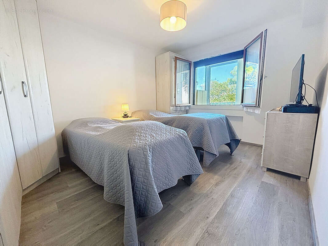 Appartement 71 m² à Six-Fours-Les-Plages  - photo 5