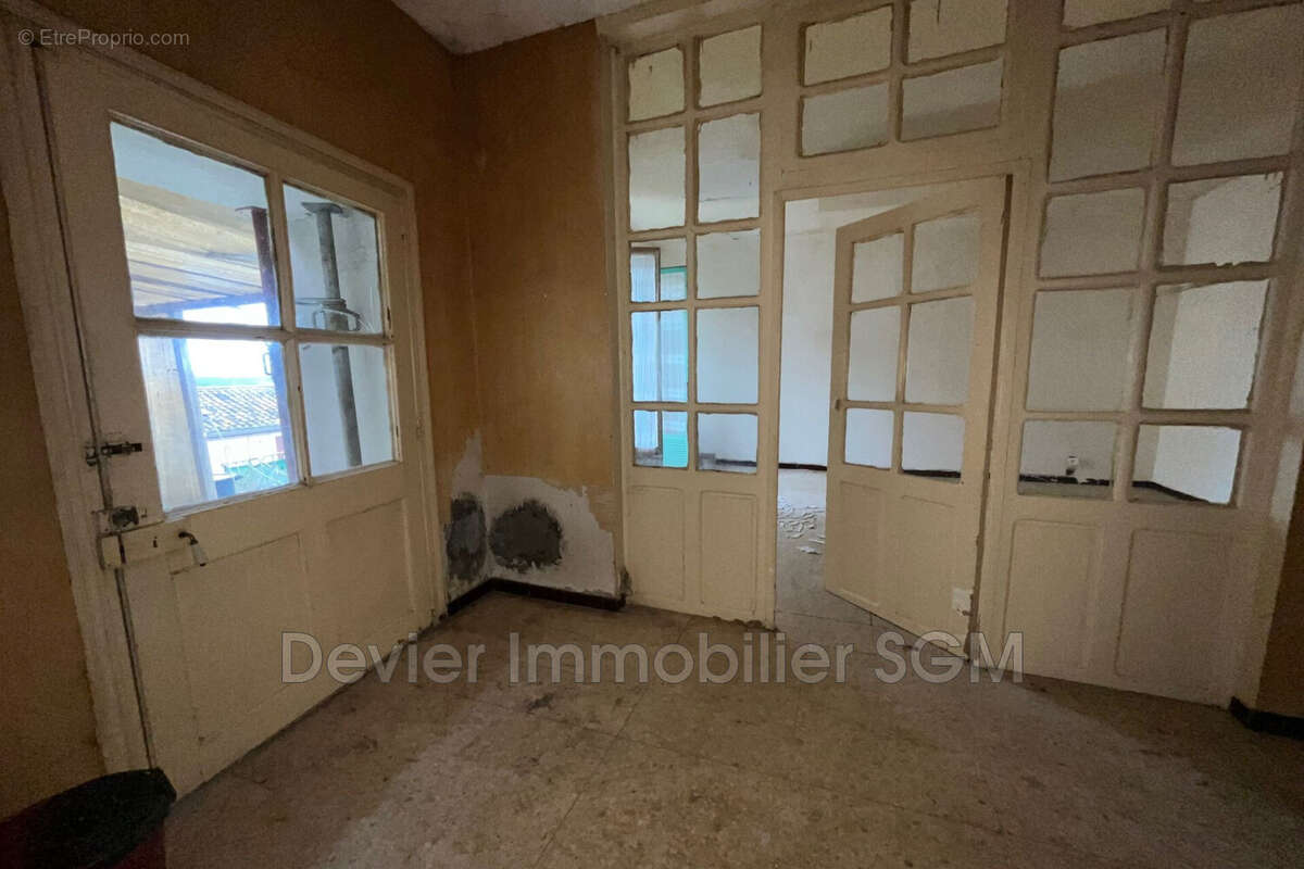 Maison à SAINT-GENIES-DES-MOURGUES