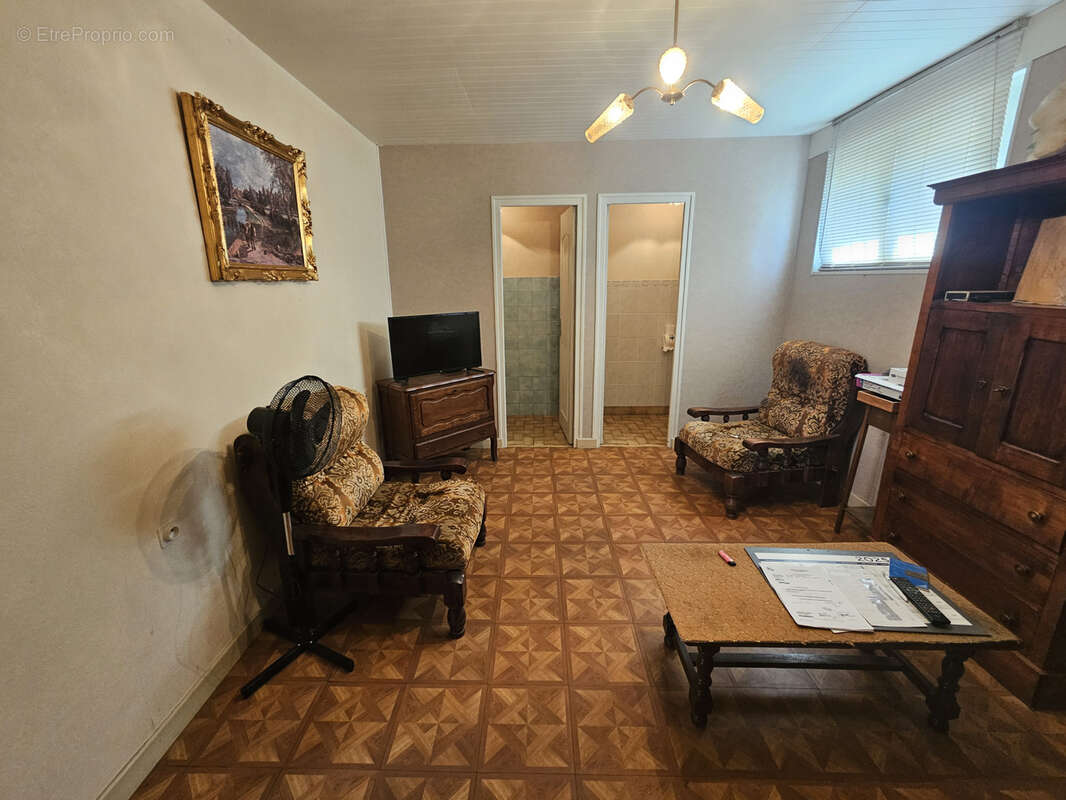 Maison à SAINT-LEONARD-DE-NOBLAT