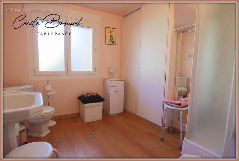 Maison de village avec terrasses et cour entièrement rénovée – 120 m² – 5 chambres - 8 pièces SAINT LAURENT DE CERDANS (66) - photo 5
