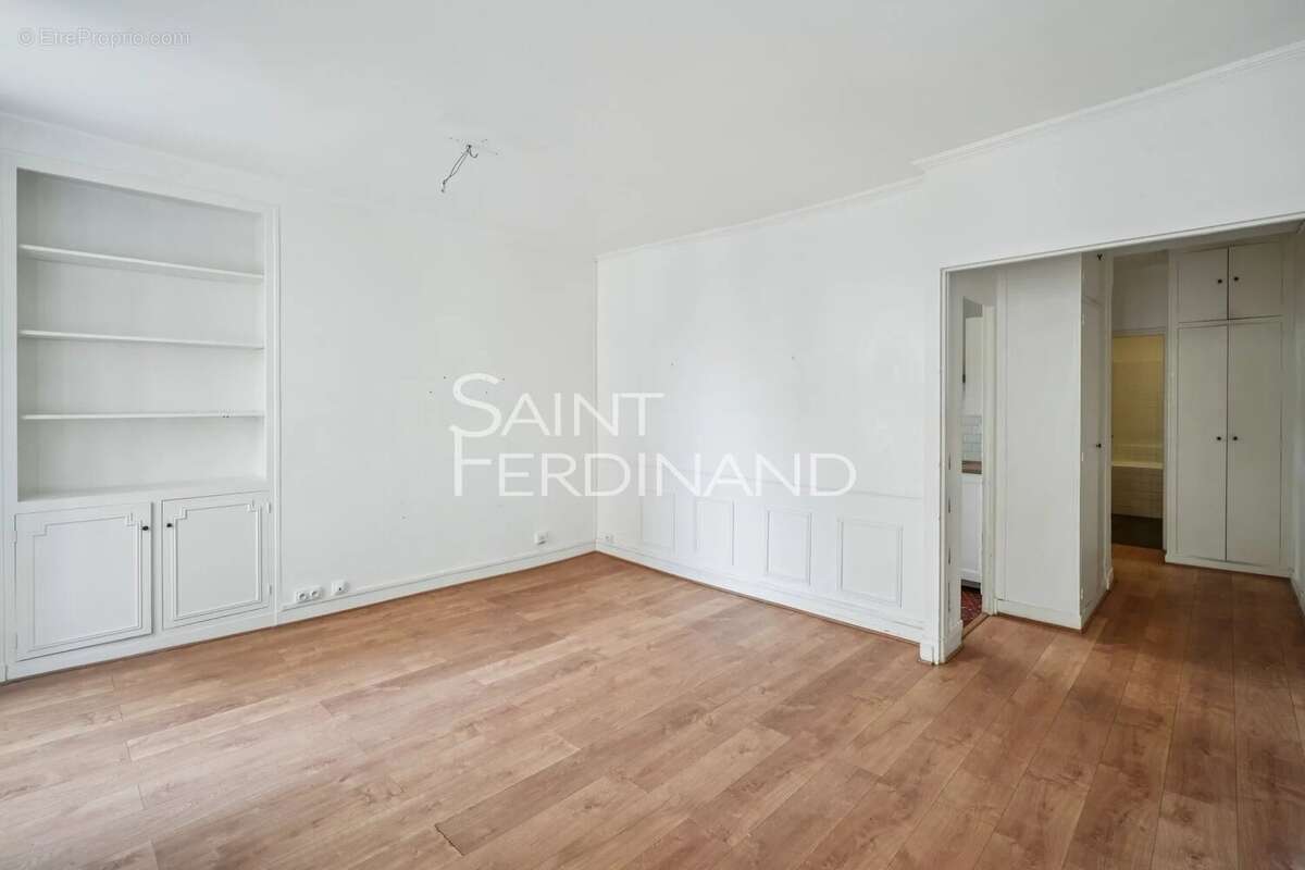 Appartement à NEUILLY-SUR-SEINE