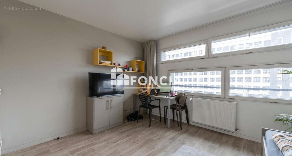 Appartement à PARIS-19E