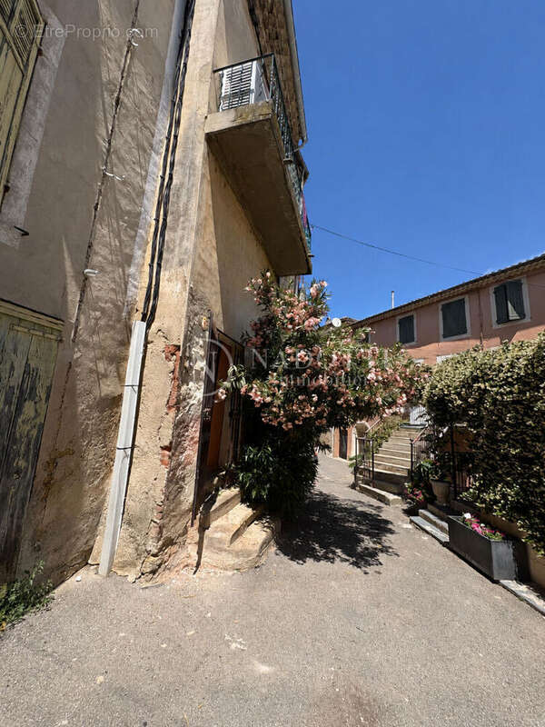 Cadenet centre - Maison de village T3 avec grande cave voûtée de 50m2 - photo 10