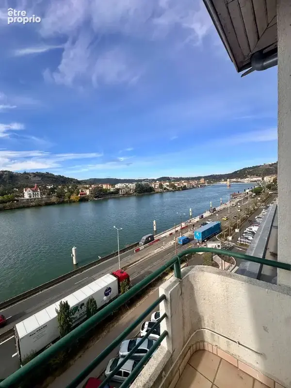 VIENNE sous-préfecture - Vue sur Rhône - Appartement de caractère - 134 m² - 6 pièces - photo 2