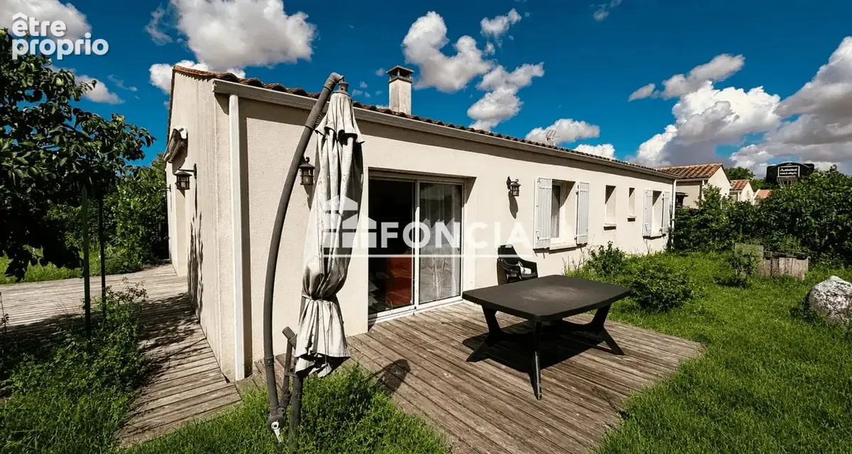 Maison à SAINT-MEDARD-D'AUNIS