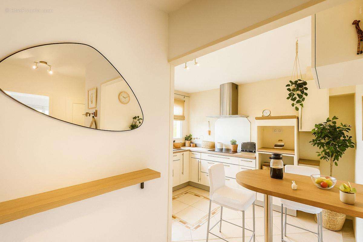 Appartement à BEAUZELLE