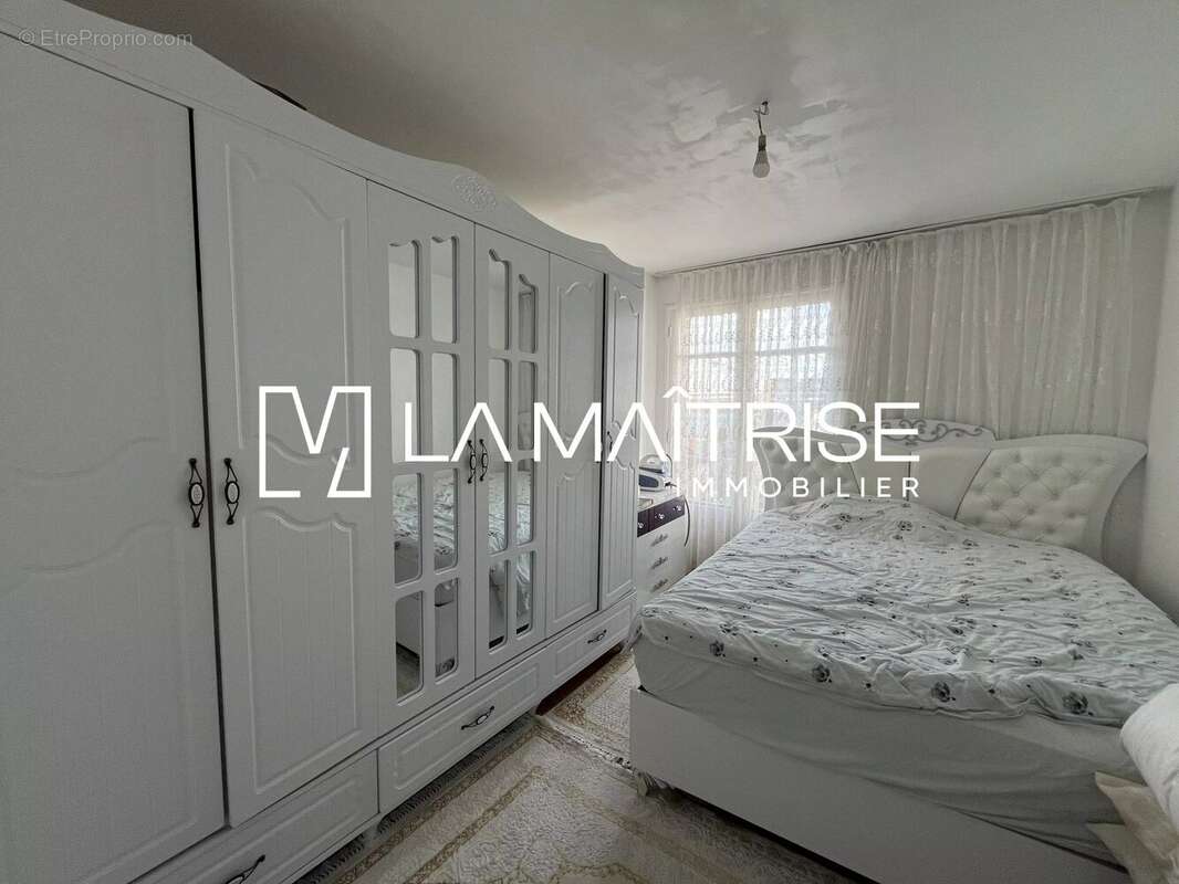 Appartement à MARSEILLE-5E