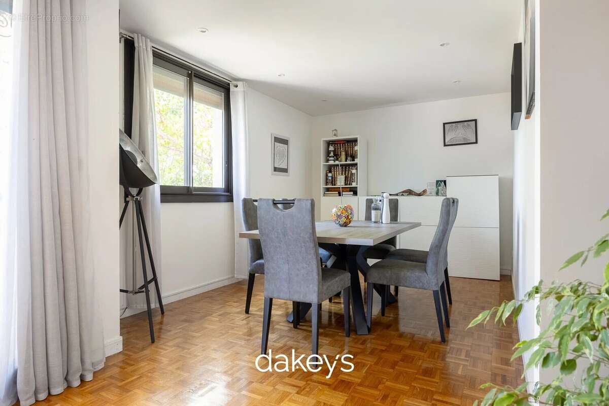 Appartement à MARSEILLE-9E