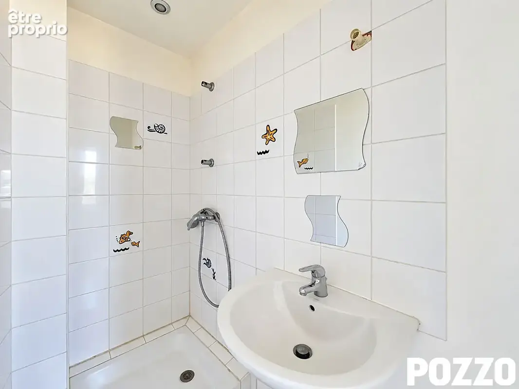 À VENDRE - Maison dans le bourg de Bréhal avec vie de plain-pied ! - photo 8