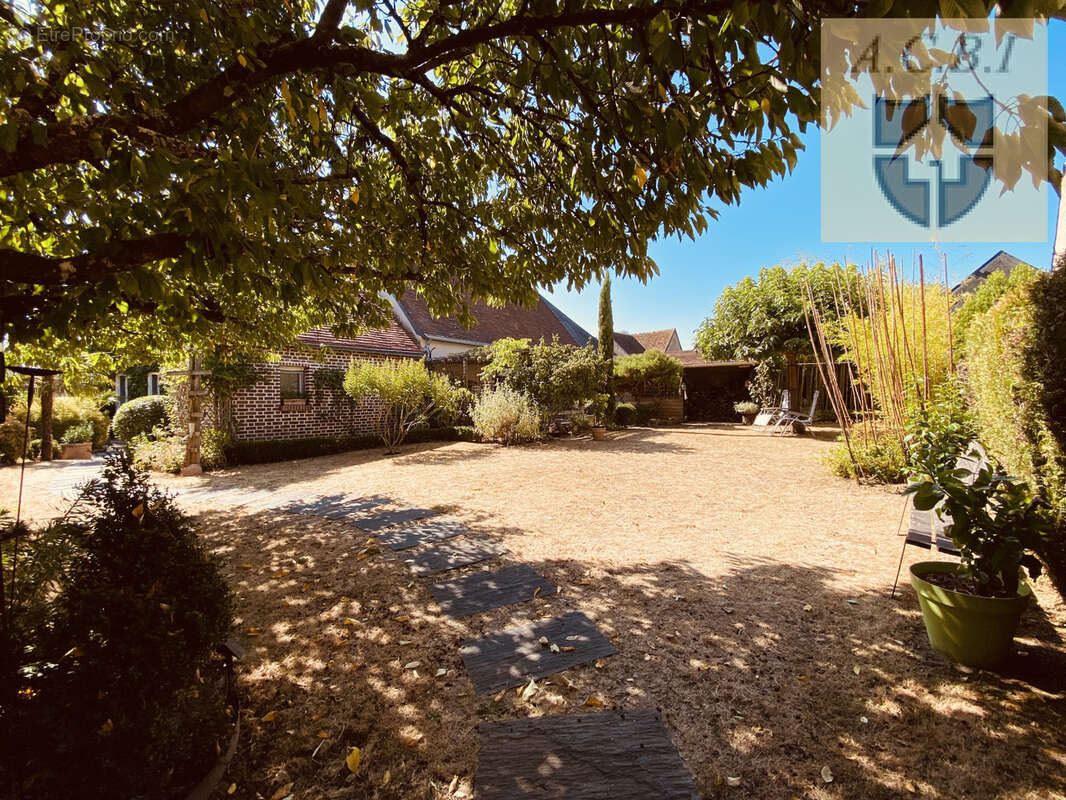 Demeure de charme et son jardin écrin, en coeur de village - photo 18