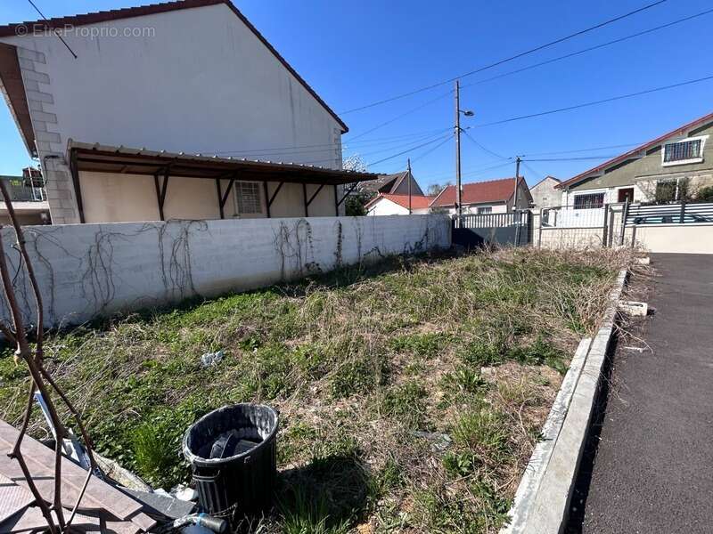 Appartement à PARAY-VIEILLE-POSTE