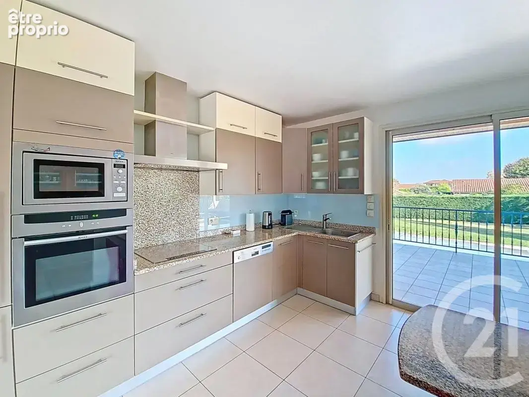 Maison 222 m² à Feyzin  - photo 4