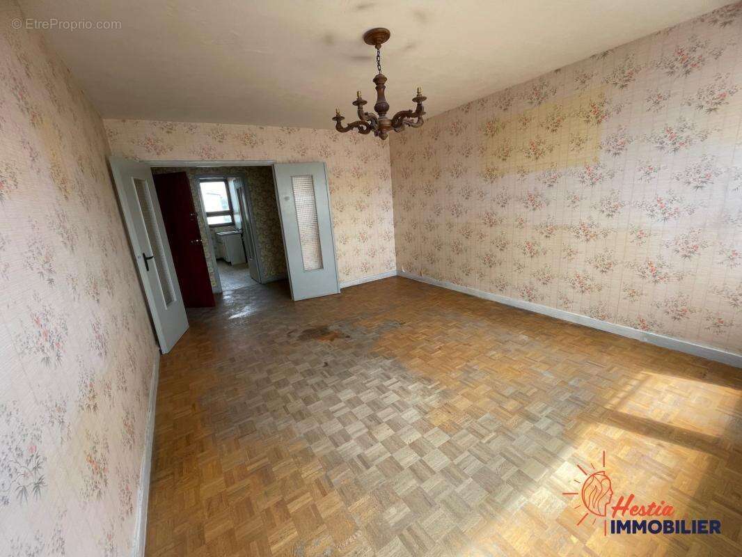 T3/4 de 66 m² avec garage box -- 4ème étage, vue dégagée - photo 9