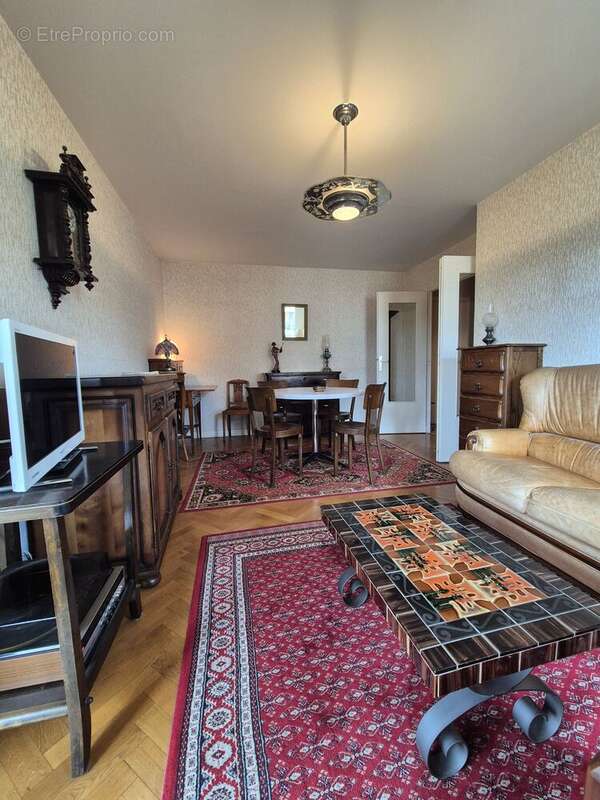 Photo 8 - Appartement à CALUIRE-ET-CUIRE