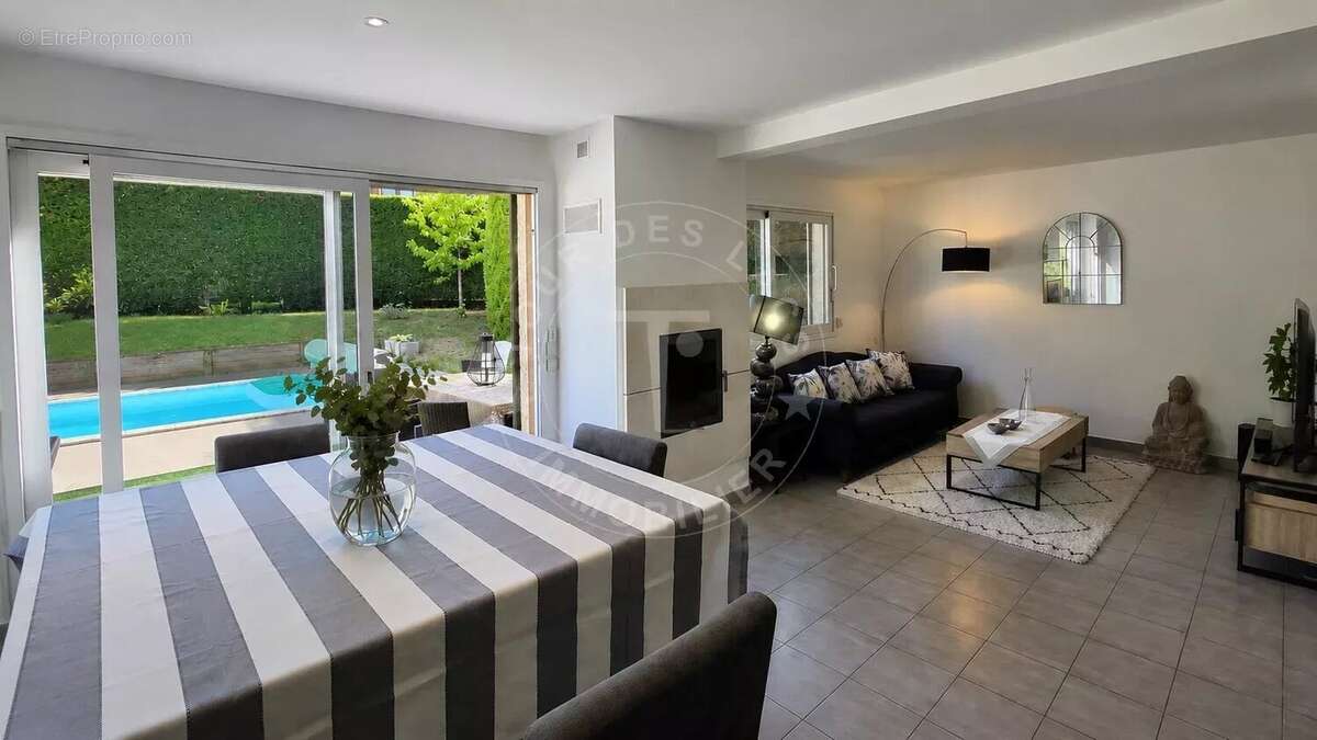 Maison à QUINTAL