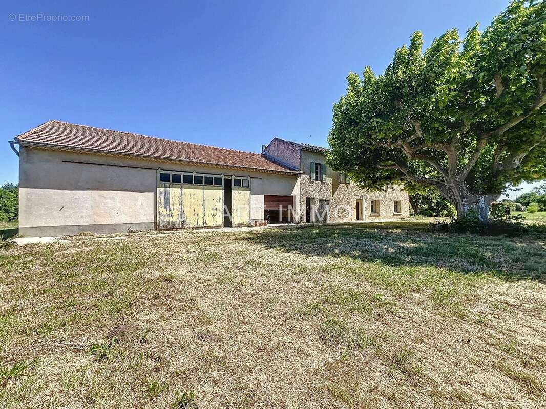 Maison à ROBION