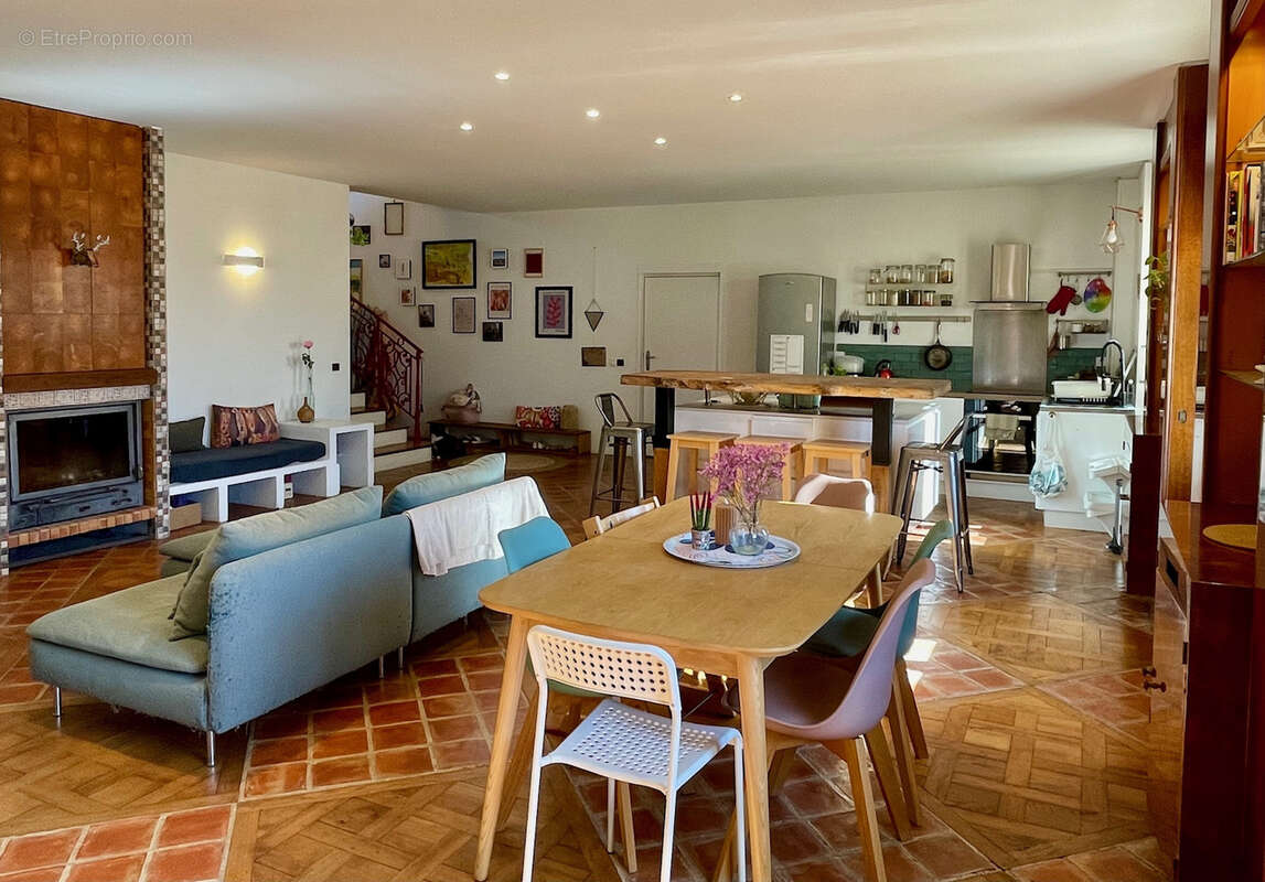 Maison à VILLENEUVE-DE-LA-RAHO