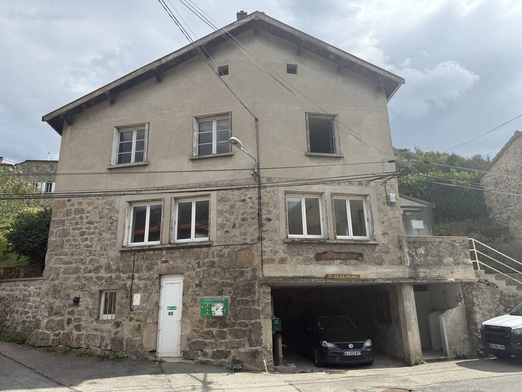 Maison à SAINT-JULIEN-VOCANCE