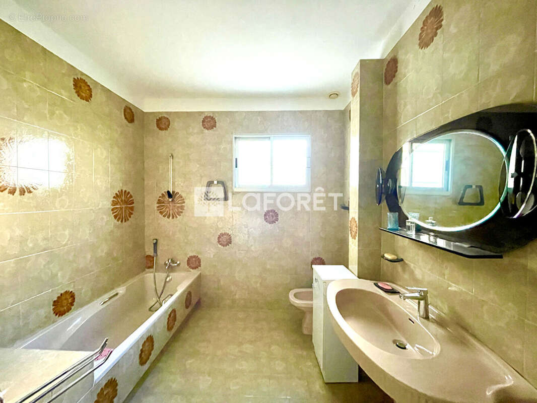 Maison à RIEUPEYROUX