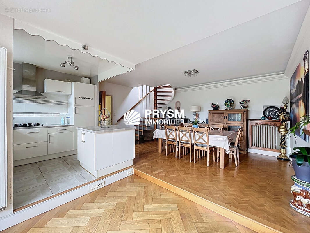 Appartement à FOUGERES